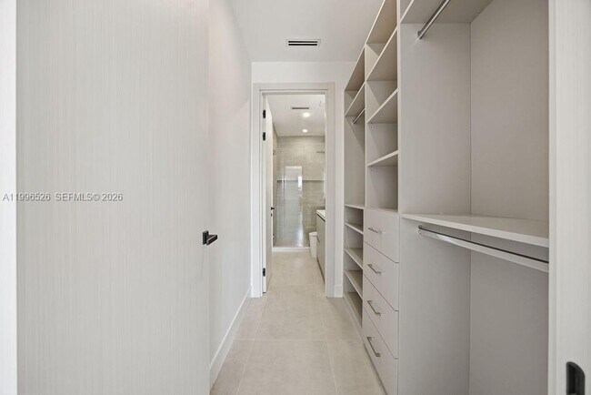 Building Photo - 1337 NE 13th Ave