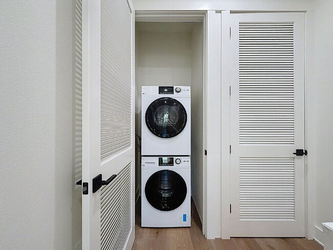 Building Photo - 340 14th St N