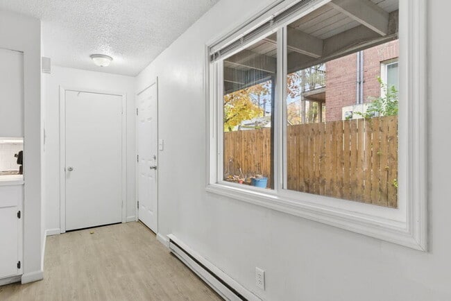 Building Photo - 217 E Sinto Ave