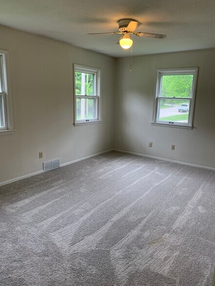 Bedroom - 1202 Wayne St