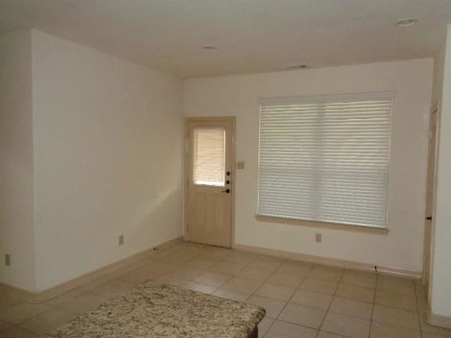 Building Photo - 10205 Wood Fern Ct