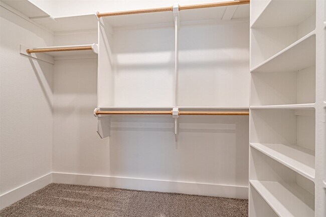 Building Photo - 2044 Salina Cir