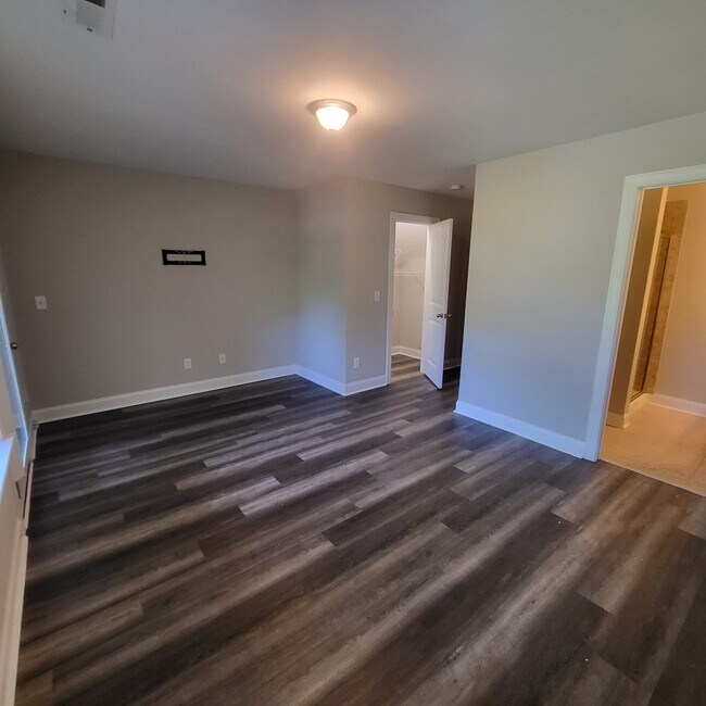 Building Photo - 513 Portstewart Dr