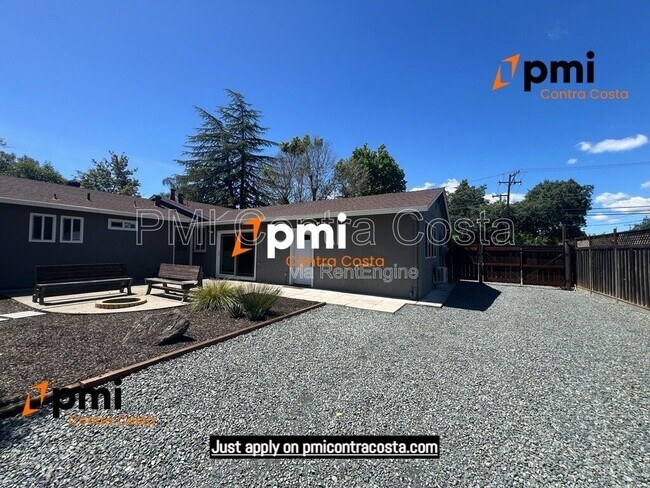 Building Photo - 1173 Las Juntas Way