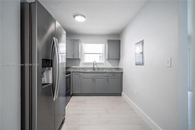 Building Photo - 465 NE 59th St