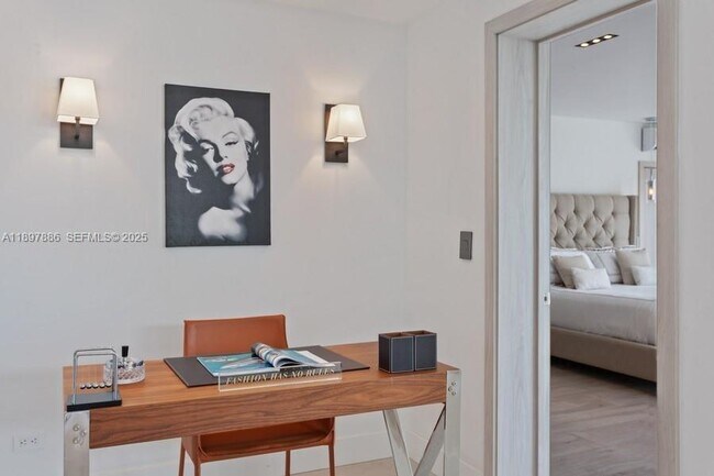 Building Photo - 7972 Biscayne Point Cir