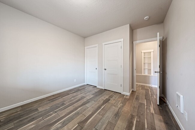 Building Photo - SW Redmond 4 Bedroom Home