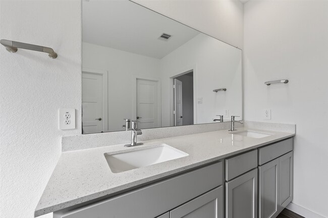 Building Photo - 13304 Big Sky Ct