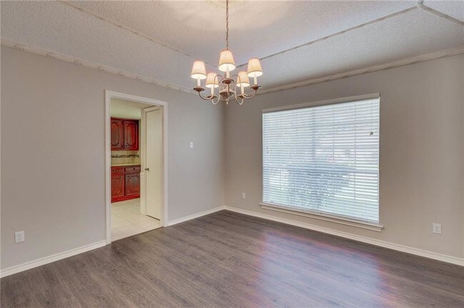 Building Photo - 1108 N Park Dr