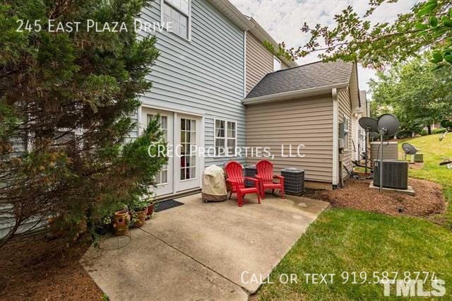 Building Photo - 245 Plaza Dr