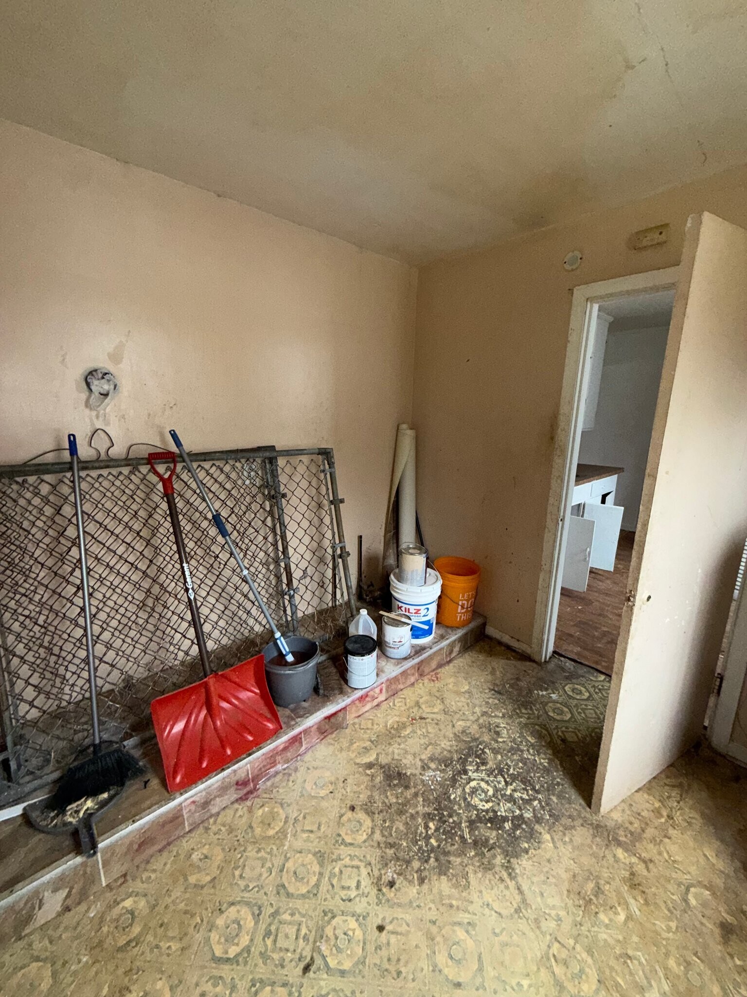 Building Photo - 246 E York Ave