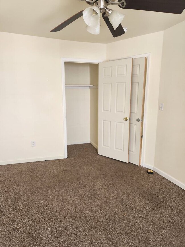 Building Photo - 413-415 N. 6th Avenue