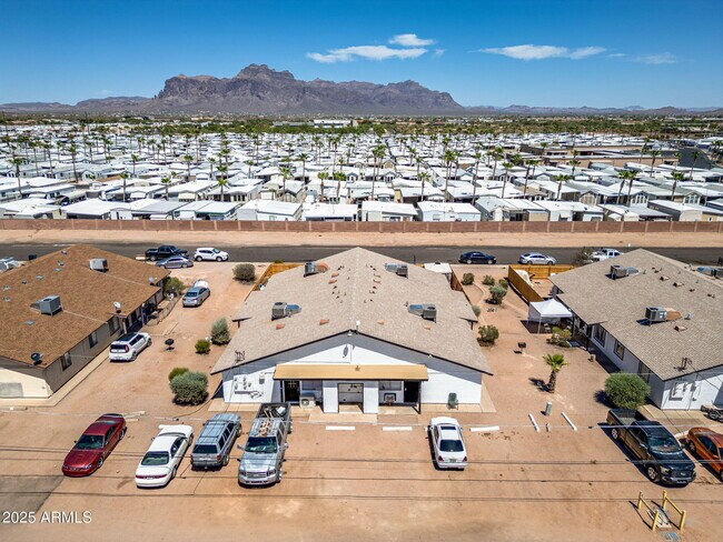 Building Photo - 576 N San Marcos Dr