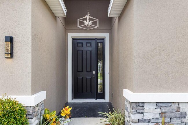 Building Photo - 33034 Sand Creek Dr