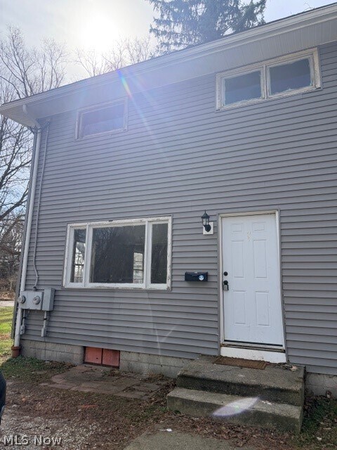 Building Photo - 208 Barder Ave