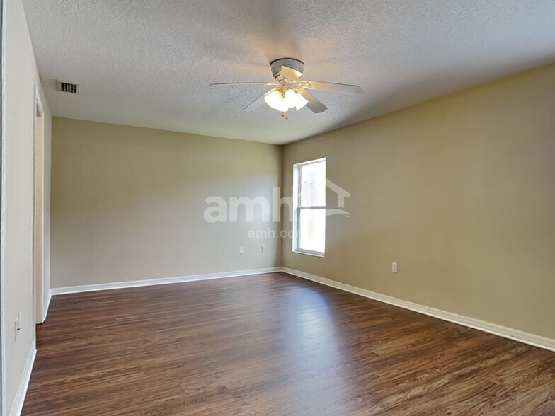 Building Photo - 10502 River Bream Dr