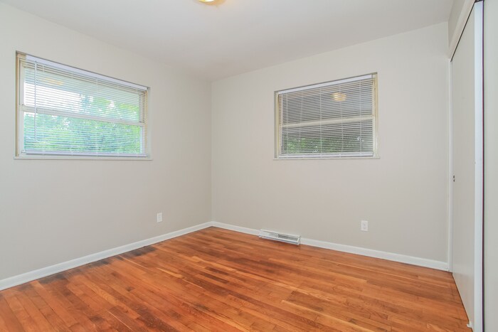 Building Photo - 5215 Ponderosa Dr