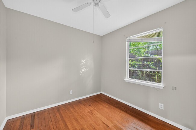 Building Photo - 3438 5th St