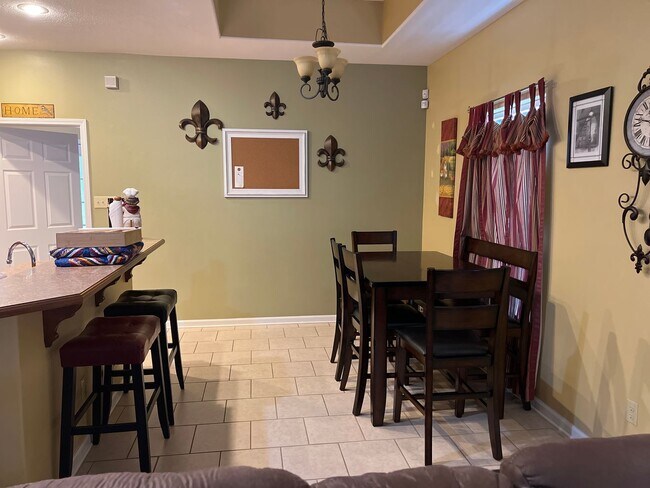 Building Photo - 201 Patrice Cir