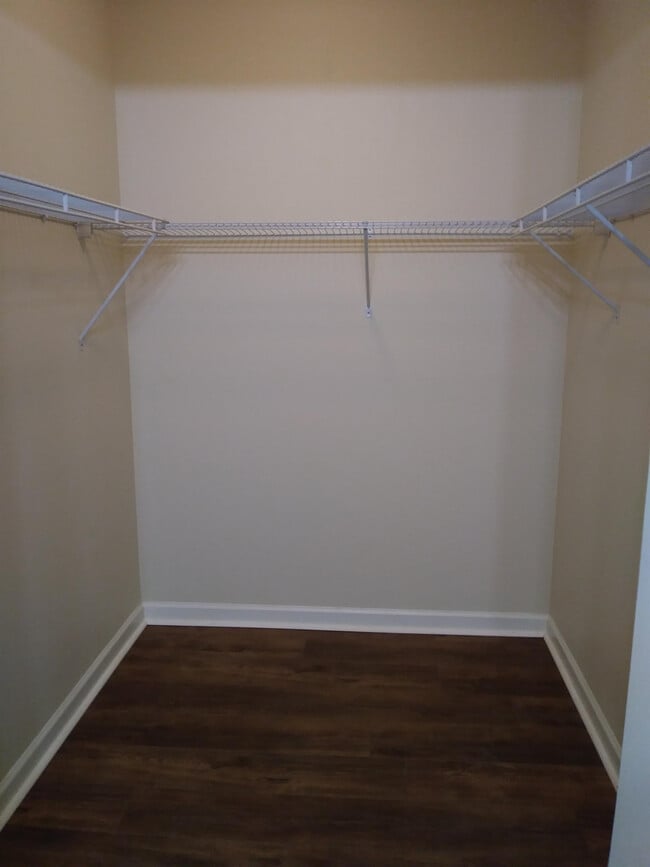 Building Photo - 1608 Akridge Dr