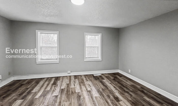 Building Photo - 700 S Savage St