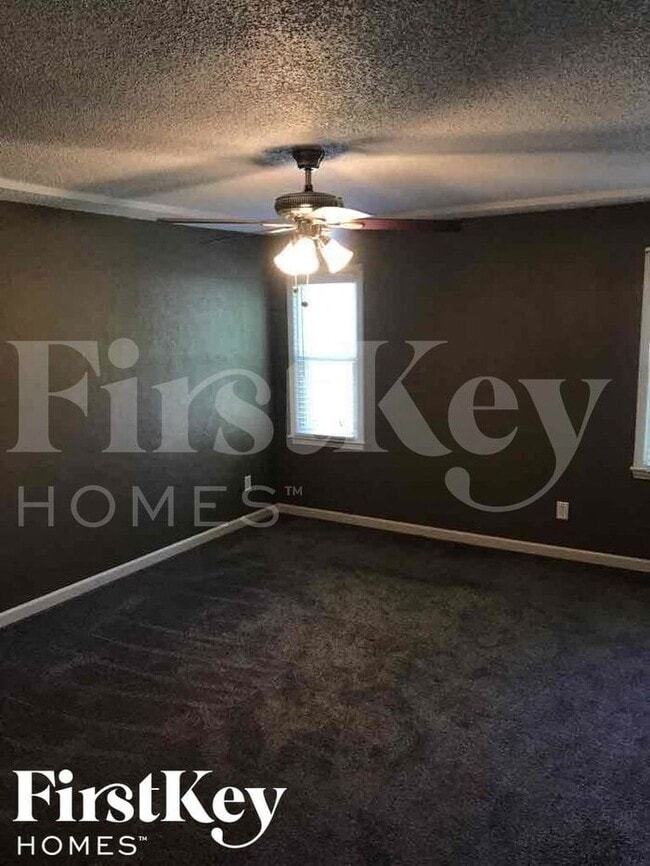 Building Photo - 14504 Laquinta Dr