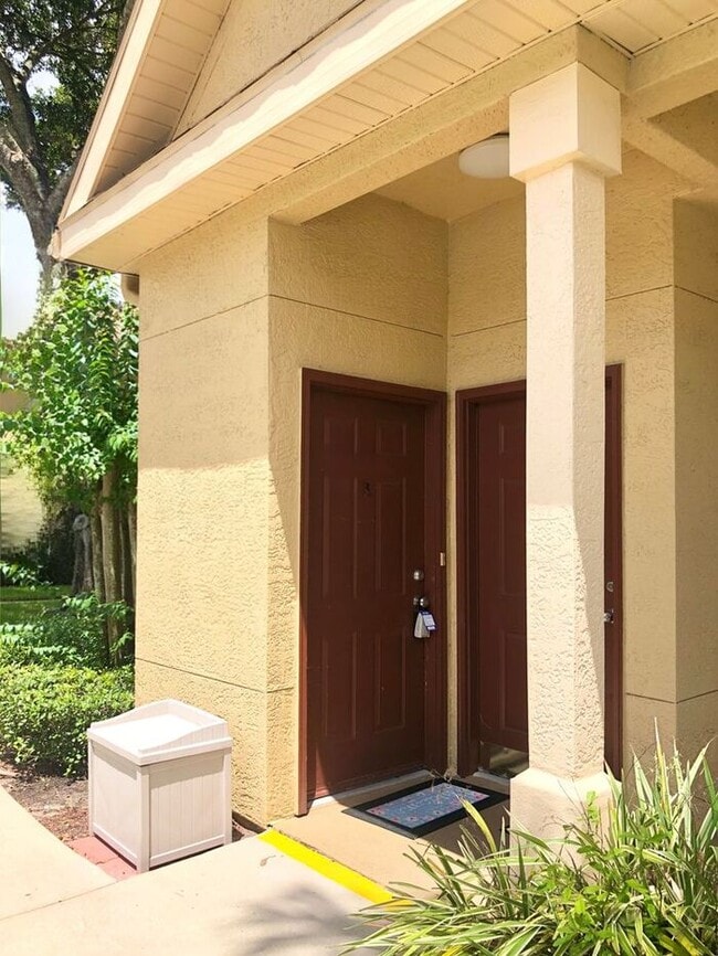 Primary Photo - Stylish 3/2 Corner-Unit Condo with Resort ...