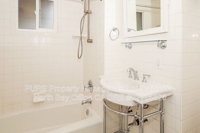 Building Photo - 1426 Olive St