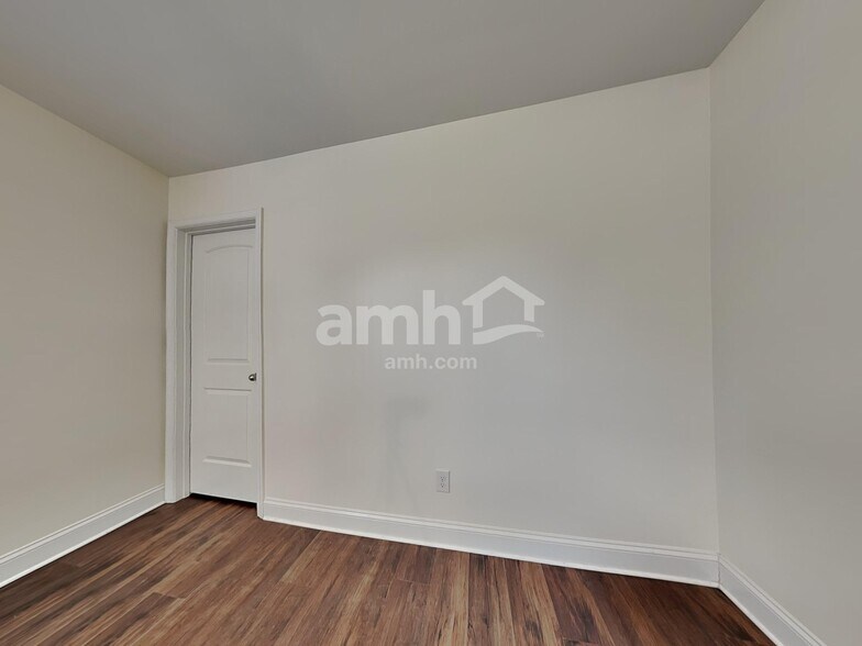 Building Photo - 9919 Maywine Cir
