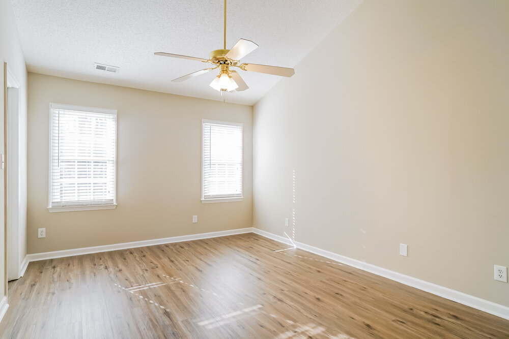 Building Photo - 11 Redding Ct