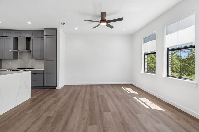 Building Photo - New Construction Townhome For Lease downtown Tampa, Ybor City, Gas Worx