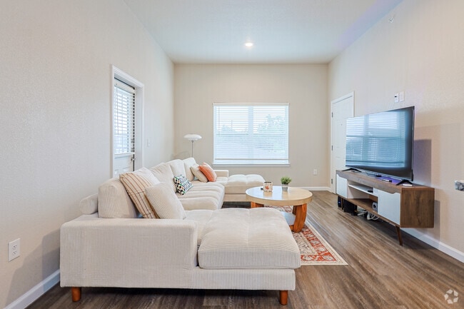 2BR, 2BA - 783SF - 2BR, 2BA - 783SF - Living Area - Horseshoe Apartments