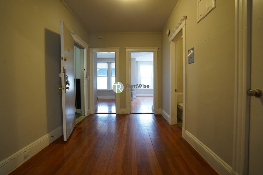 Building Photo - 1116 Commonwealth Ave