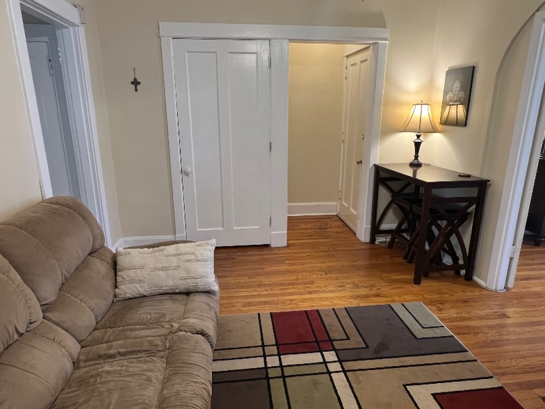 Building Photo - 5354 Murdoch Ave