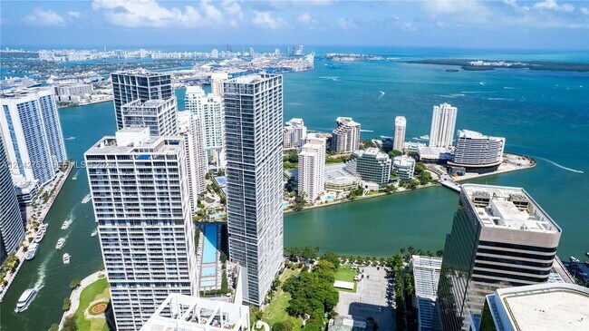 Building Photo - 495 Brickell Ave
