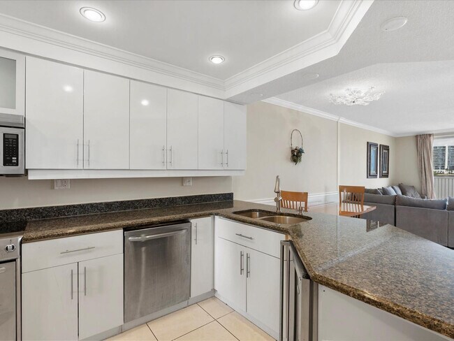 Building Photo - 18260 N Bay Rd