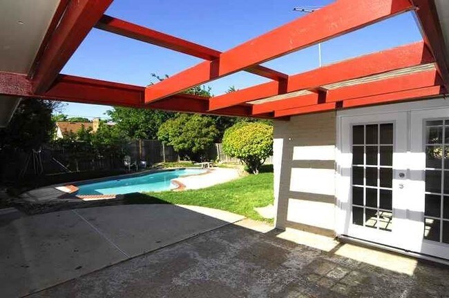 Building Photo - 3151 Kinkaid Dr