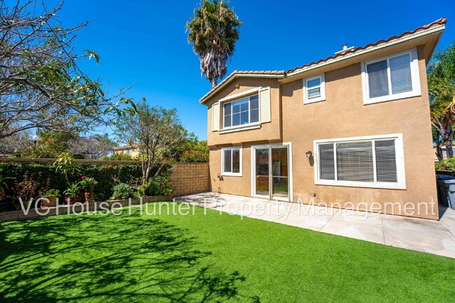 Building Photo - 4 Bedroom 2.5 Bath in Oxnard