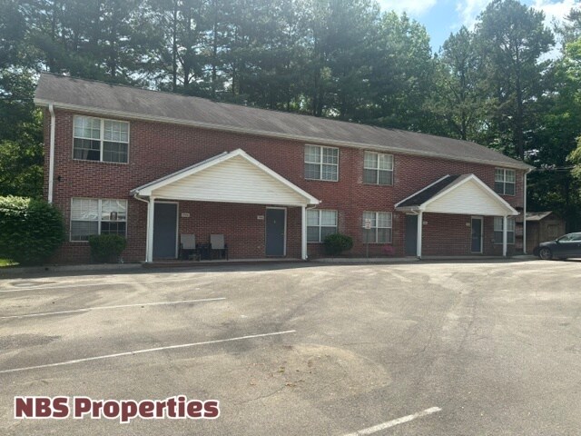 Building Photo - 2920 Colt Dr NE