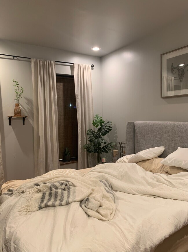 Building Photo - 3145 Spring Way