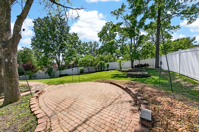 Building Photo - 2019 Cedarmill Dr