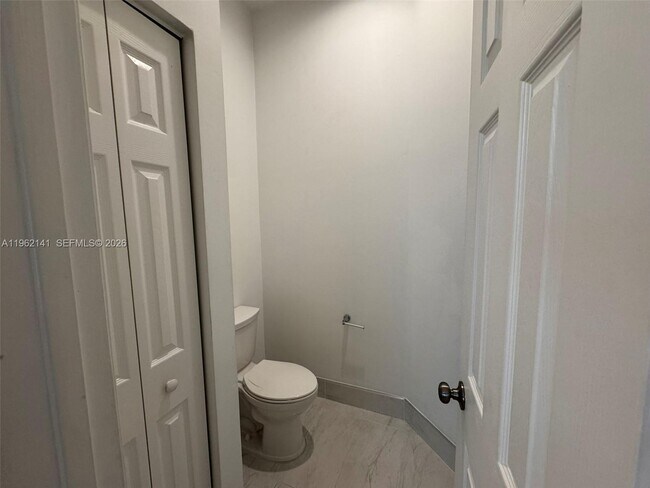 Building Photo - 4273 Fox Ridge Dr