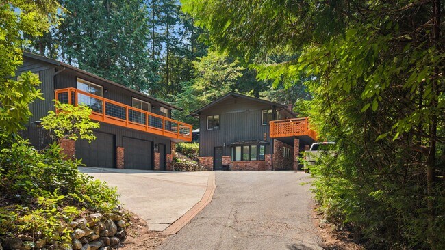 Building Photo - 860 Hyak Way