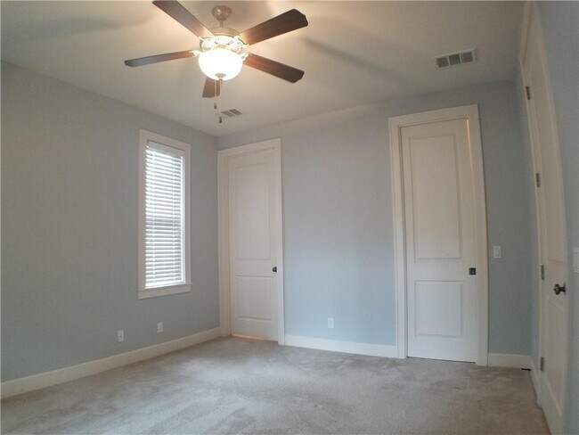 Building Photo - 5408 Evans Ave