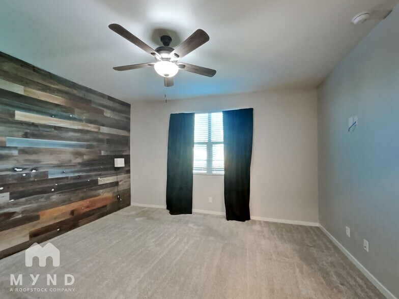 Building Photo - 9520 Thatcher Ave