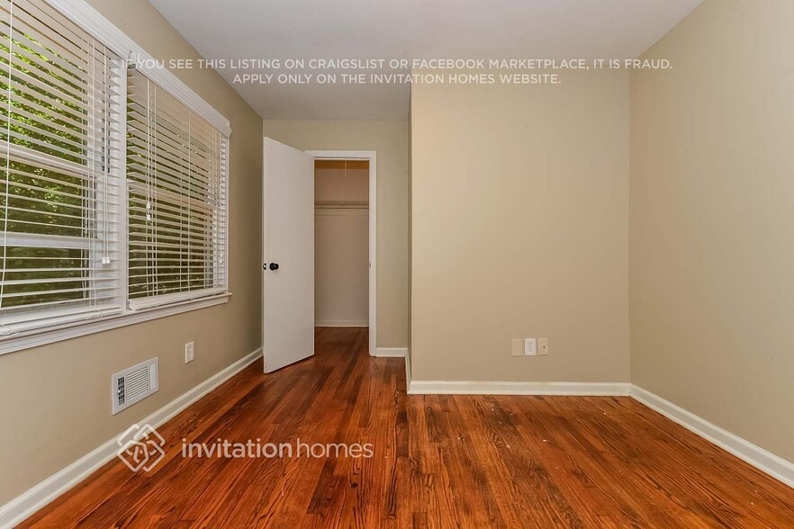 Building Photo - 2725 Rollingwood Ln SE