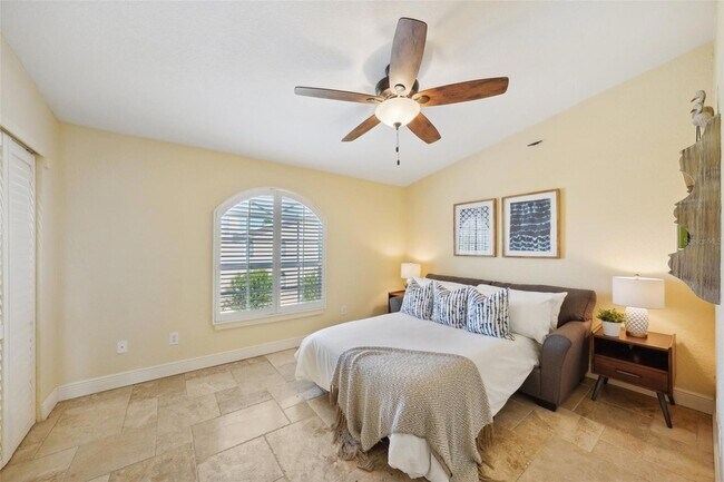 Building Photo - 637 Pinellas Bayway