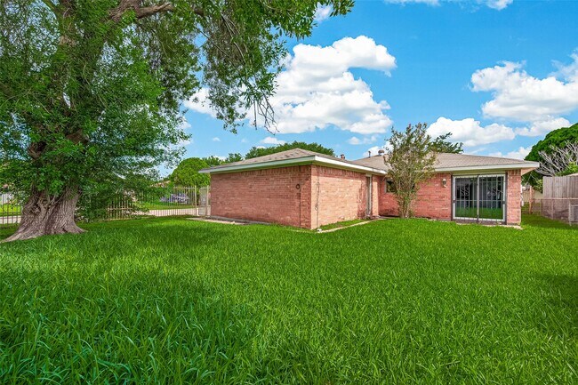 Building Photo - 3102 Knotty Oaks Trail