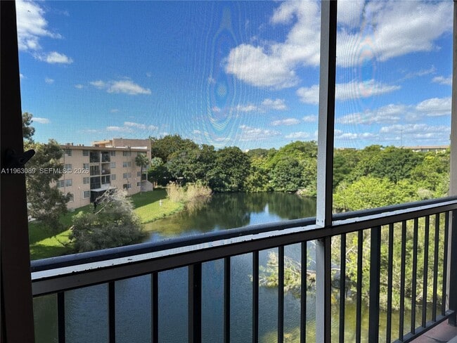 Building Photo - 706 NW 87th Ave