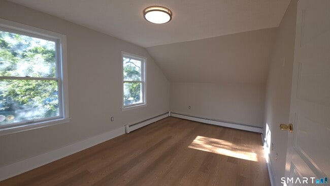 Building Photo - 387 Mixville Rd